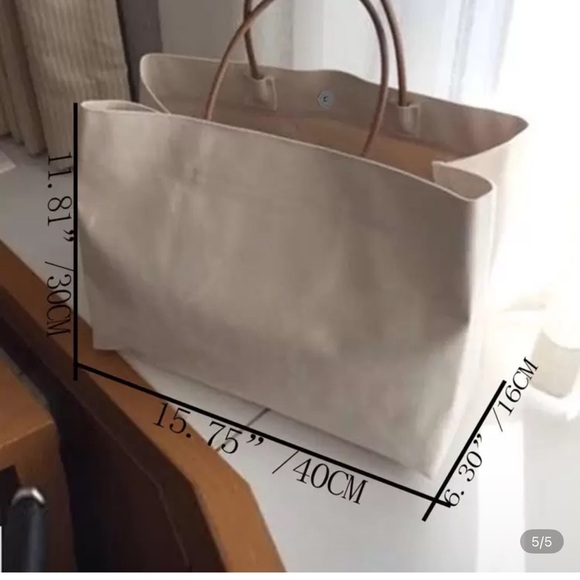 Elegant Cream Tote Bag with Tan Handles - Picture 7 of 7